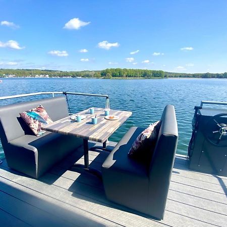 Houseboat met dakterras Mookerplas Middelaar Buitenkant foto