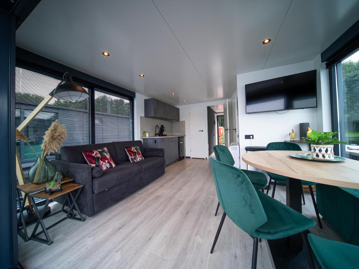 Houseboat met dakterras Mookerplas Middelaar Buitenkant foto