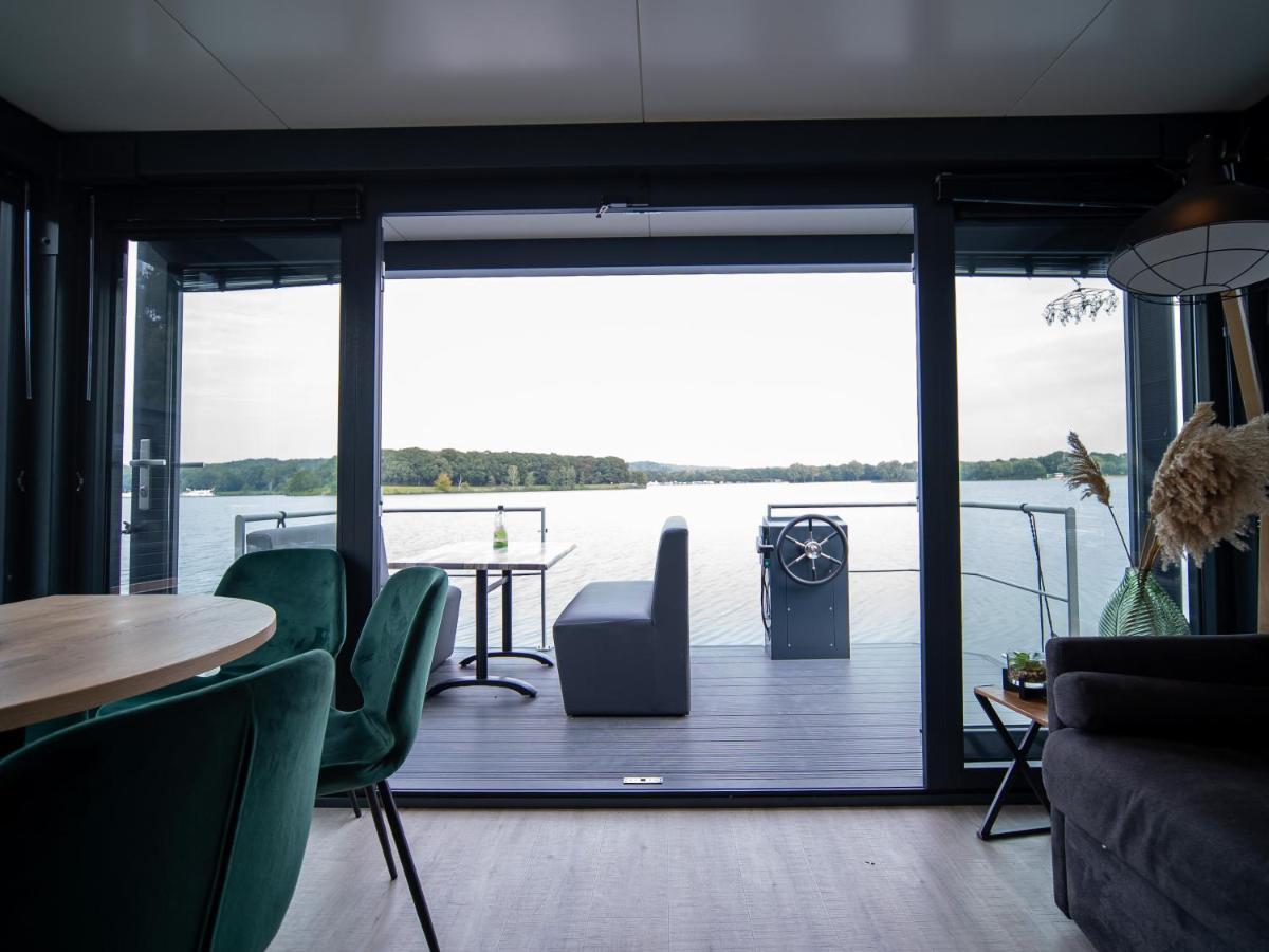 Houseboat met dakterras Mookerplas Middelaar Buitenkant foto