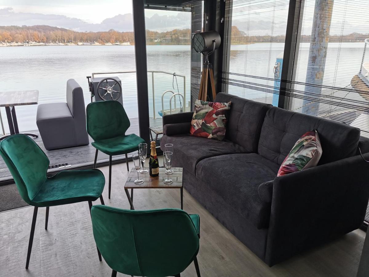 Houseboat met dakterras Mookerplas Middelaar Buitenkant foto