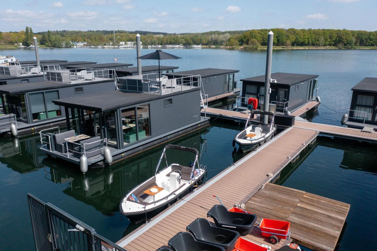 Houseboat met dakterras Mookerplas Middelaar Buitenkant foto